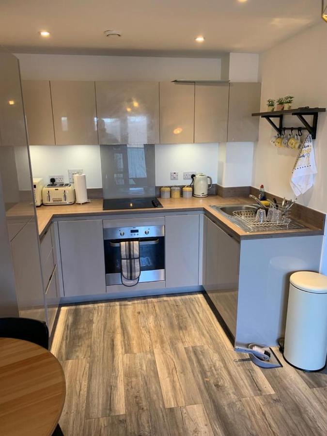 Lovely 1-Bed Serviced Apartment With Free Parking ثوروك الغربية المظهر الخارجي الصورة